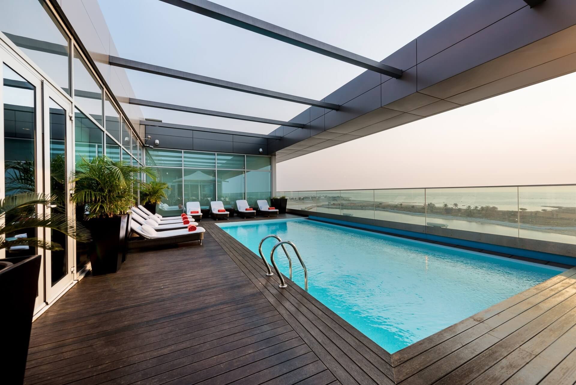 Angola Luanda Hotel Baia Piscina 1