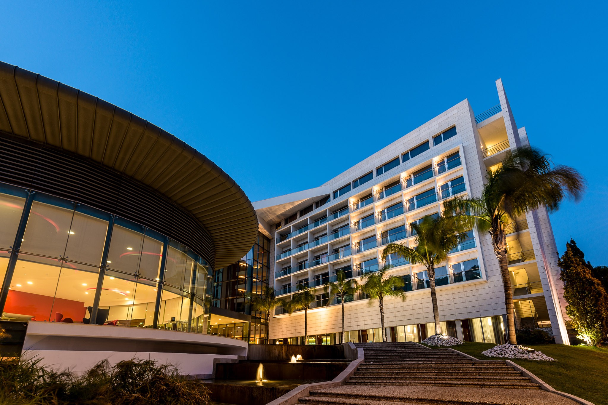 Portugal Lisboa Oeiras Porto Salvo Lagoas Park Hotel Lagoas Exterior Noite (1)