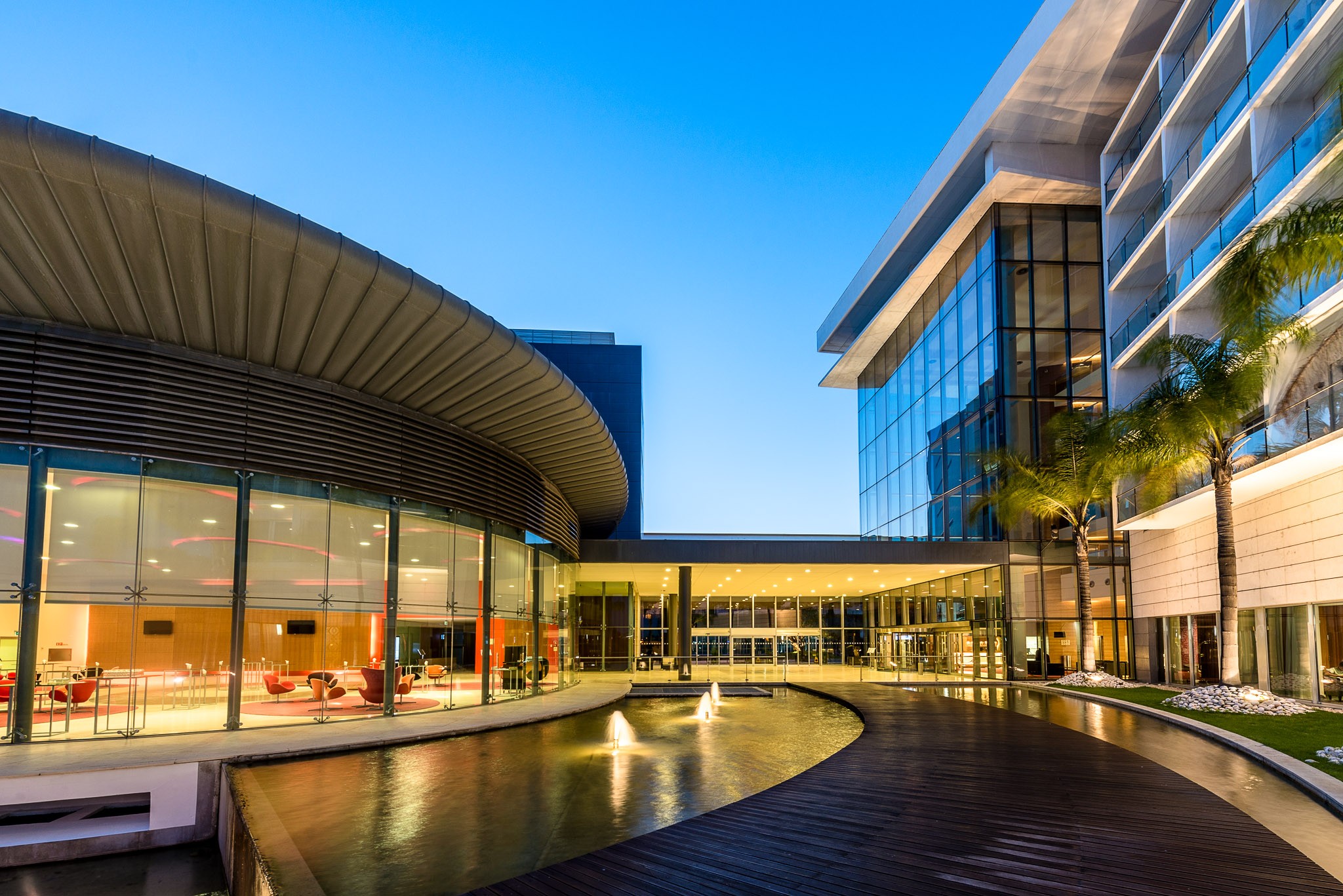 Portugal Lisboa Oeiras Porto Salvo Lagoas Park Hotel Lagoas Exterior Noite (2)