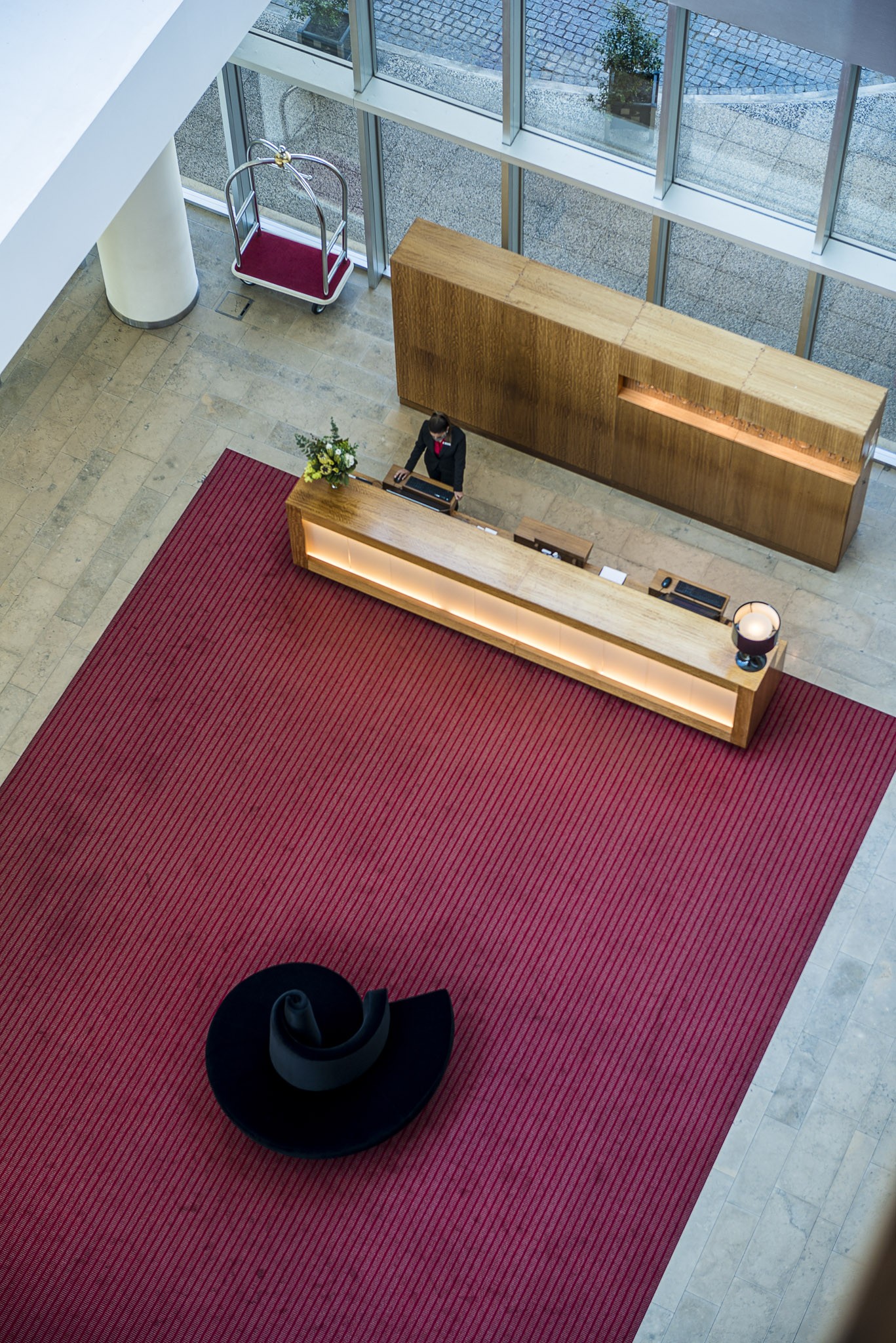 Portugal Lisboa Oeiras Porto Salvo Lagoas Park Hotel Lagoas Lobby Visto Cima