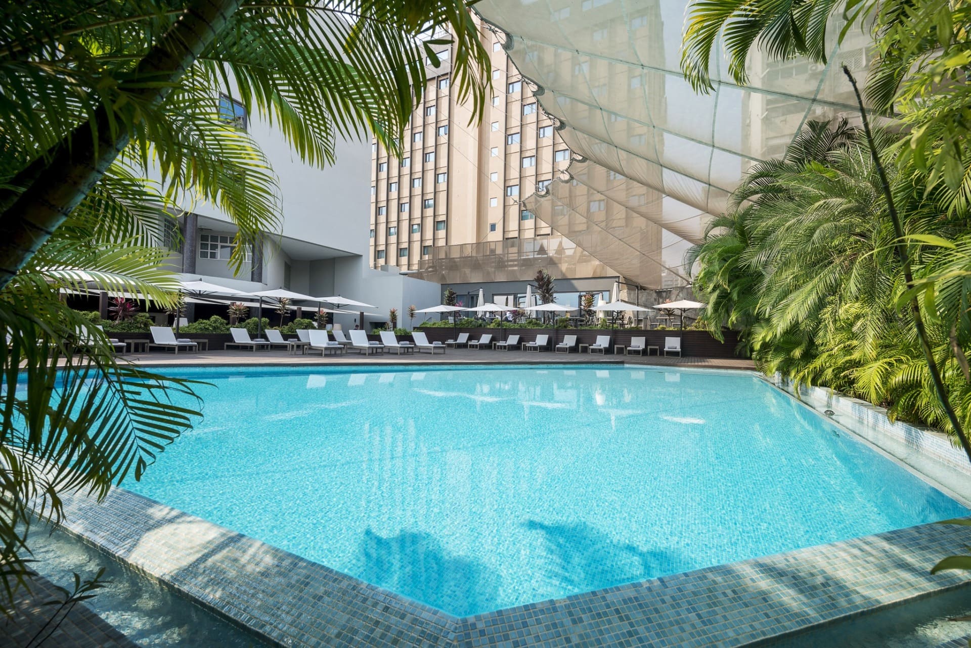 Angola Luanda Hotel Tropico Piscina