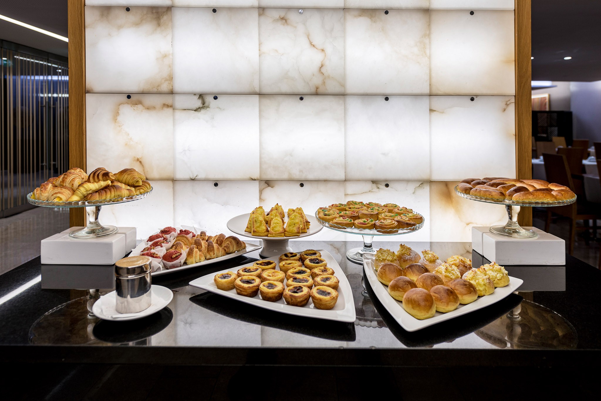 Angola Luanda Hotel Tropico Restaurante Coral Buffet Pastelaria